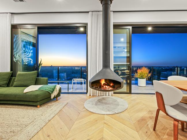 Mollydooker winemaker Sarah Marquis lists Adelaide penthouse