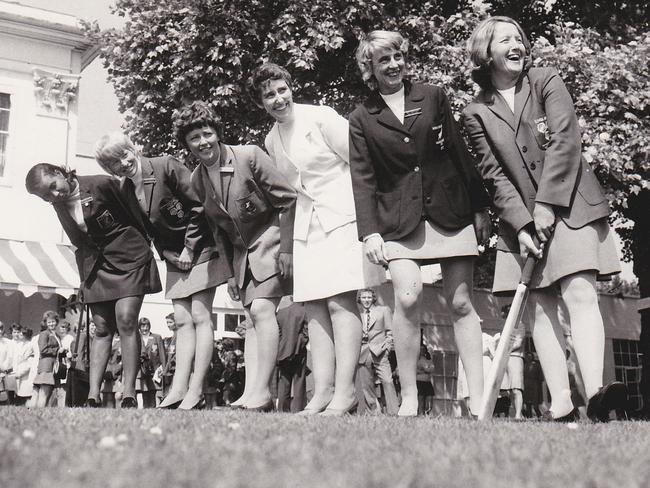 Miriam Knee (centre, in white) with other team captains at Lord's in 1973: L-R: Yolande Geddes-Hall (Jamaica), Susan Goatman (Young England), Audrey Disbury (World XI), Miriam Knee (Aust), Bev Brentnall (NZ) and Rachael Heyhoe-Flint (England).