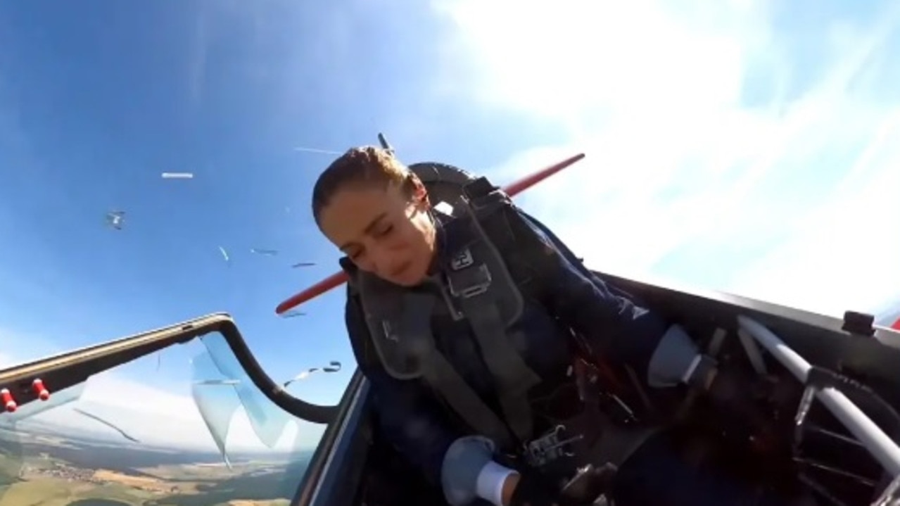 Narine Melkumjan shared video of the moment she encountered the mid-air drama in her Extra 330LX aircraft. Picture: X/NarineMelkumjan