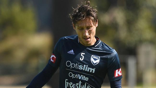 Melbourne Victory’s Mark Milligan will be free to play in the Melbourne Cup-eve clash against Western Sydney Wanderers.