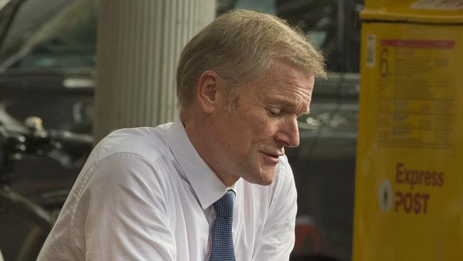 Gordon Wood having a coffee during a court break.