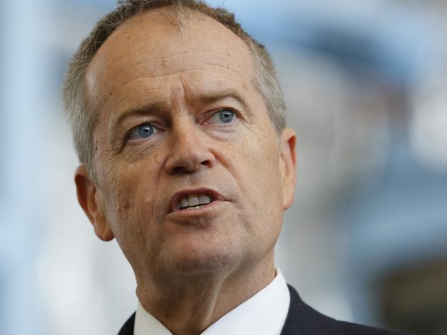 Leader of the Opposition Bill Shorten speaks to the media during a visit to Holmesglen TAFE in Melbourne, Wednesday, March 27, 2019. (AAP Image/Erik Anderson) NO ARCHIVING