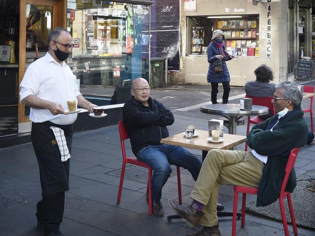 Victorian venues will be open for indoor food and drink service but only for a maxim of 20 vaccinated people. Picture: NCA NewsWire/Andrew Henshaw