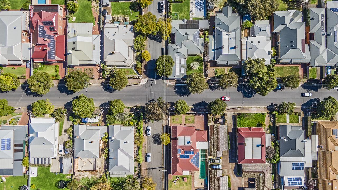 Living on a busy street doesn’t appeal to most buyers.