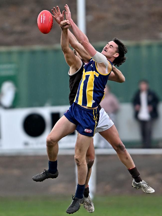 EDFL: Rupertswood’s Jackson Cardillo flies for the mark. Picture: Andy Brownbill