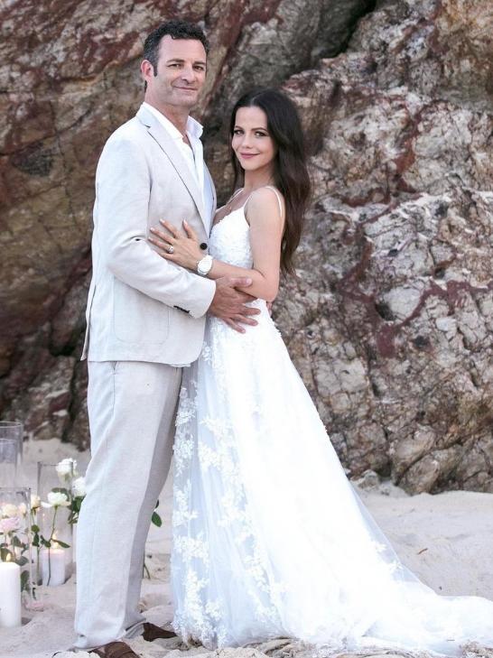 Tammin Sursok renewed her vows to Sean McEwan on Surfers Paradise beach. Picture: Instagram