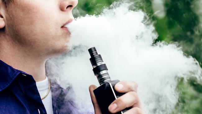 An international study reveals vaping could be used to quit smoking but Australian experts are divided.