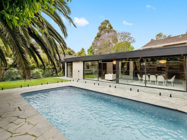 Asher Keddie and Vincent Fantauzzo’s former Cheltenham Rd, Black Rock, home.