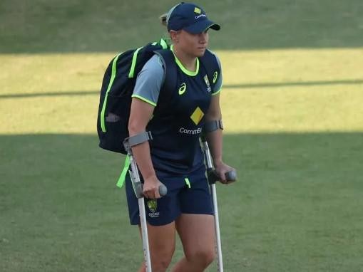 Alyssa Healy’s injury has handed the wicketkeeping duties to Mooney.