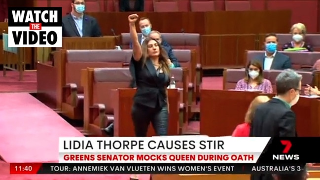 Greens Senator calls the Queen a “coloniser” during oath of allegiance (7 News)