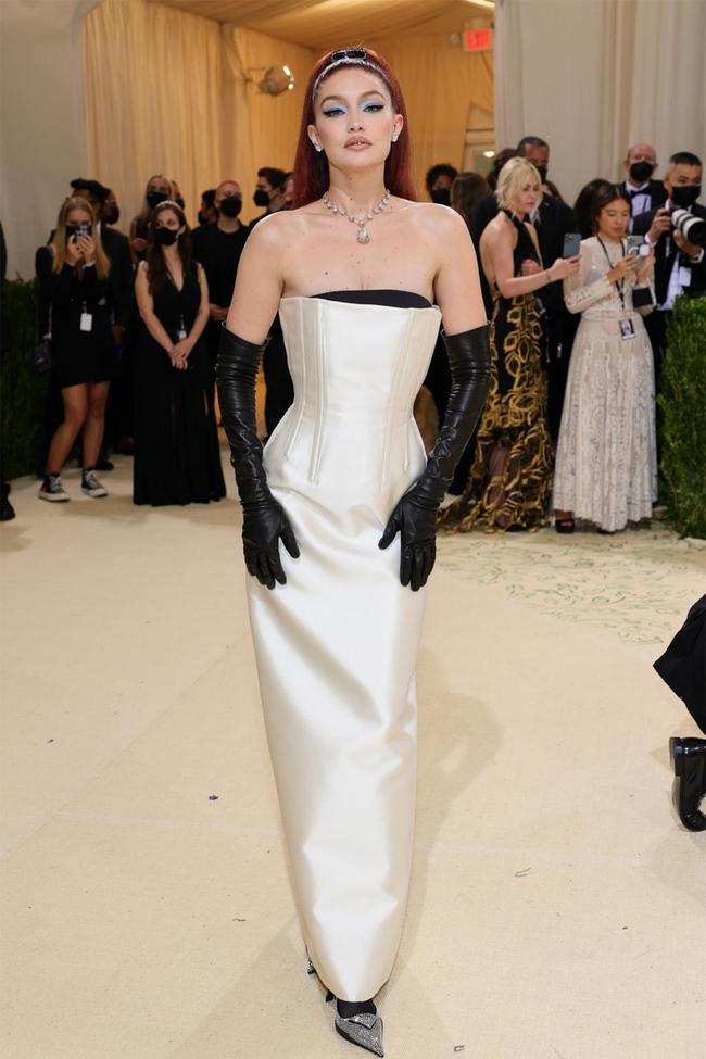 Gigi Hadid attends the 2021 Met Gala.
