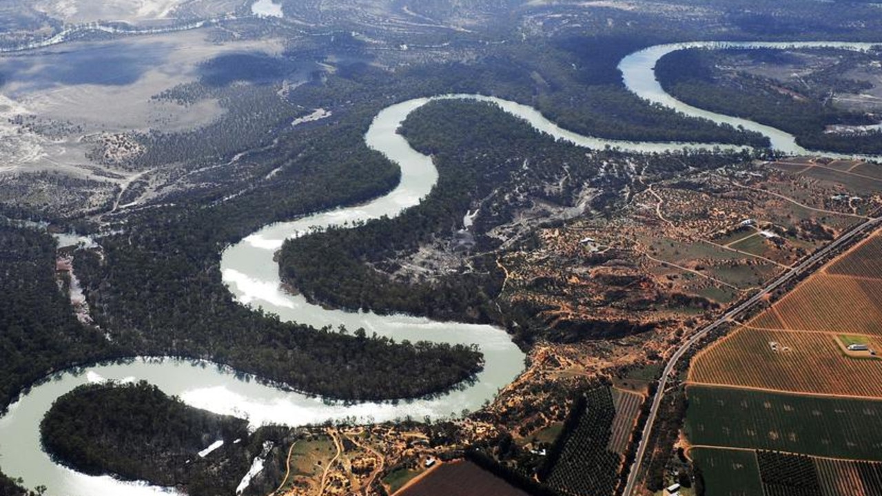 Река дарлинг полноводна. Река Муррей. Реки Дарлинг и Муррей. Река Дарлинг в Австралии. Дарлинг и Муррей из космоса.