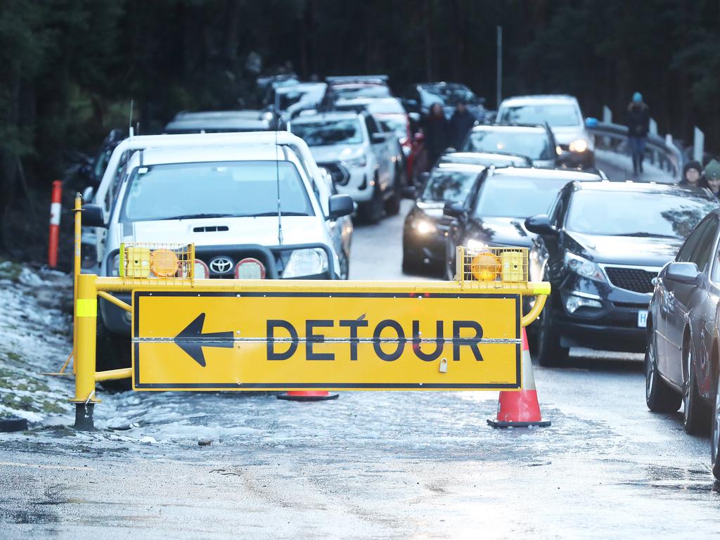 Traffic congestion at The Springs. Access to The Springs on kunanyi/Mount Wellington again after snowfall. Picture: Nikki Davis-Jones