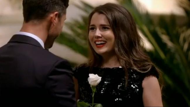 Heather receives the white rose from Sam Wood in episode 1.