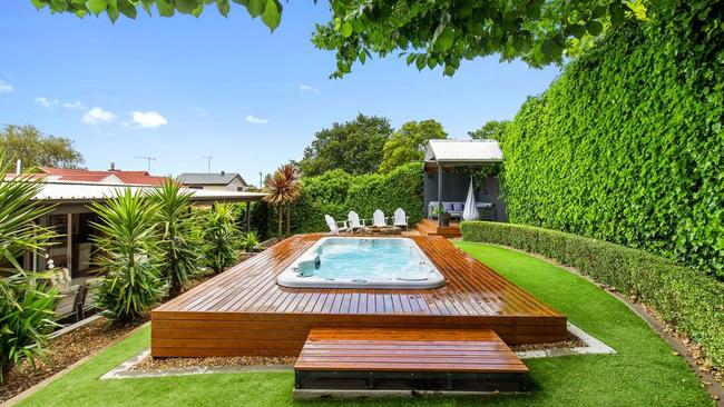 6 Lake Terrace East, Mount Gambier. Picture: realestate.com.au