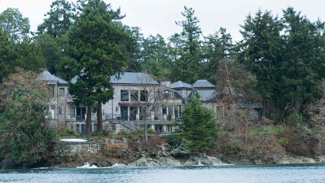 The couple was living in this mansion on Vancouver Island for months.