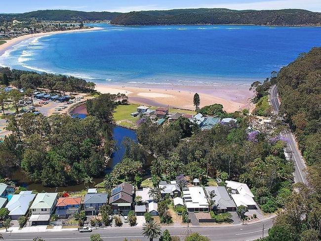 1 Edgecliff Road, Umina Beach. Central Coast real estate.