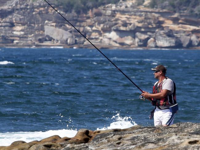 Rock fishers call for change to NSW Government law forcing them to