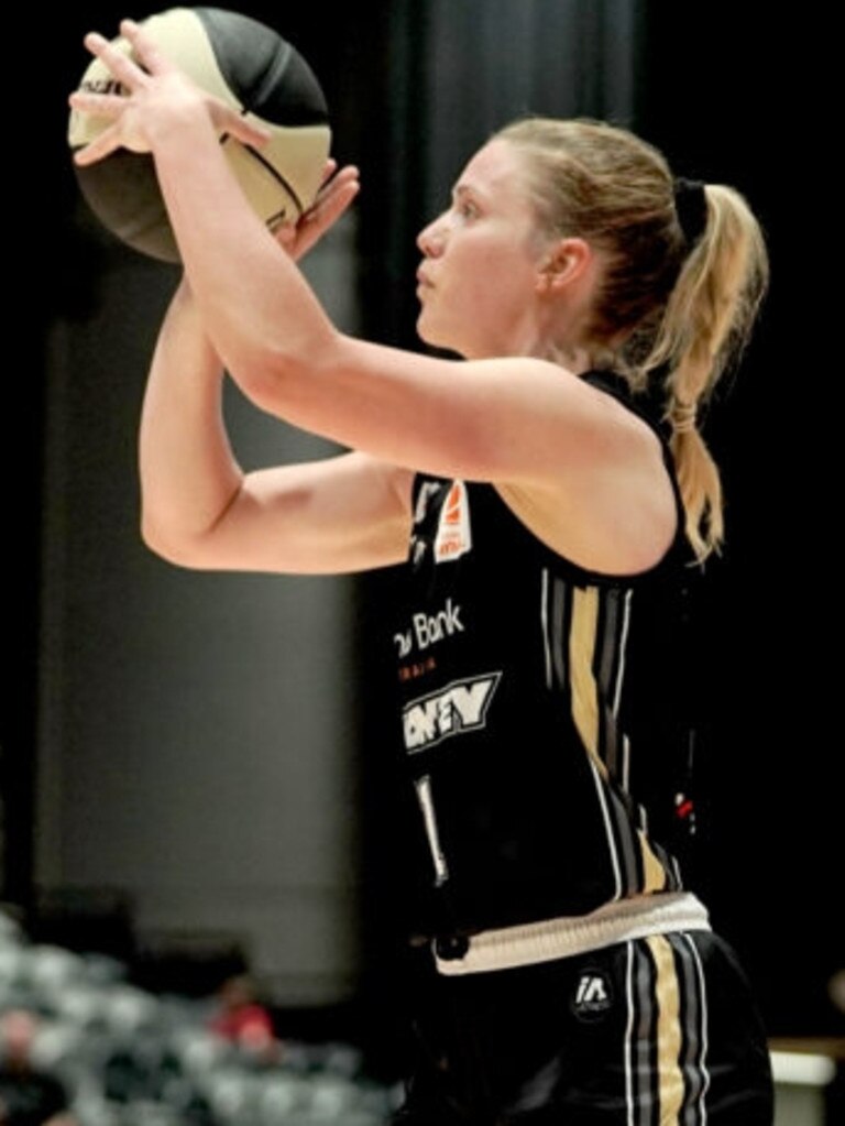 Maddy Allen during her time at the Sydney Flames.