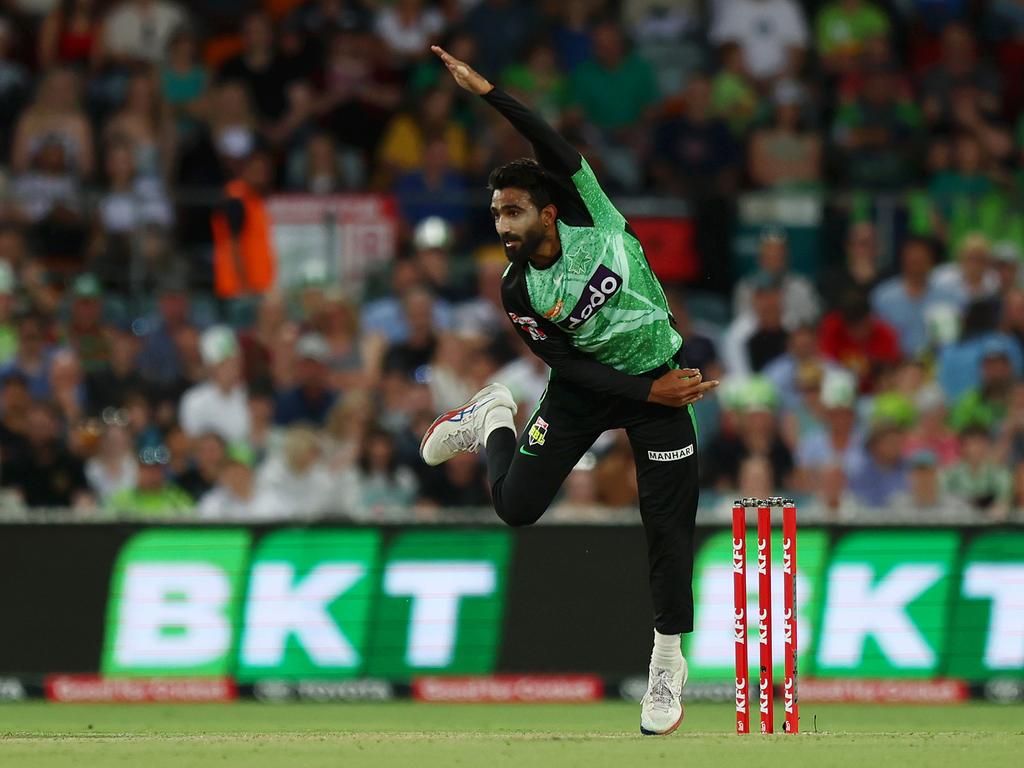 \Usama Mir of the Stars bowls during the BBL match between Melbourne Stars and Sydney Thunder at Manuka Oval, on December 28, 2024, in Canberra, Australia. (Photo by Mike Owen/Getty Images)