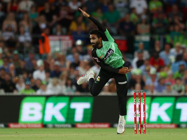 \Usama Mir of the Stars bowls during the BBL match between Melbourne Stars and Sydney Thunder at Manuka Oval, on December 28, 2024, in Canberra, Australia. (Photo by Mike Owen/Getty Images)