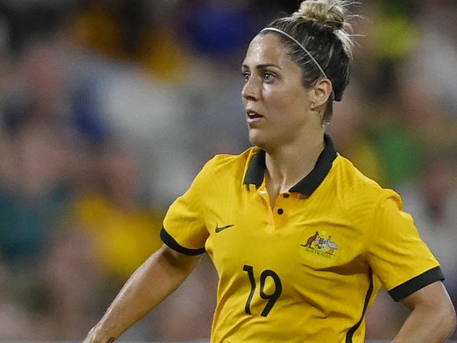 TOWNSVILLE, AUSTRALIA - APRIL 08: Katrina Gorry of Australia dribbles the ball during the International Women's match between the Australia Matildas and the New Zealand Football Ferns at Queensland Country Bank Stadium on April 08, 2022 in Townsville, Australia. (Photo by Ian Hitchcock/Getty Images)