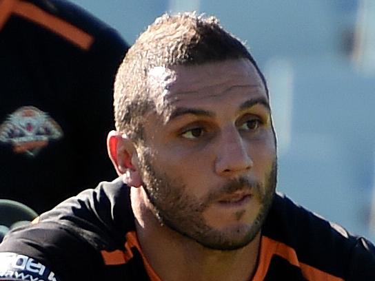 Wests Tigers Media Call held at Campbelltown Sports Stadium at Leumeah. Robbie Farah passes from dummy half during training