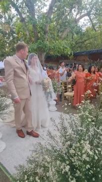 Intense earthquake interrupts couple's wedding ceremony