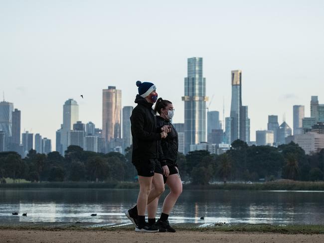 A leading epidemiologist says the state government’s move to keep masks mandatory outdoors is a ‘burden’. Picture: Getty Images