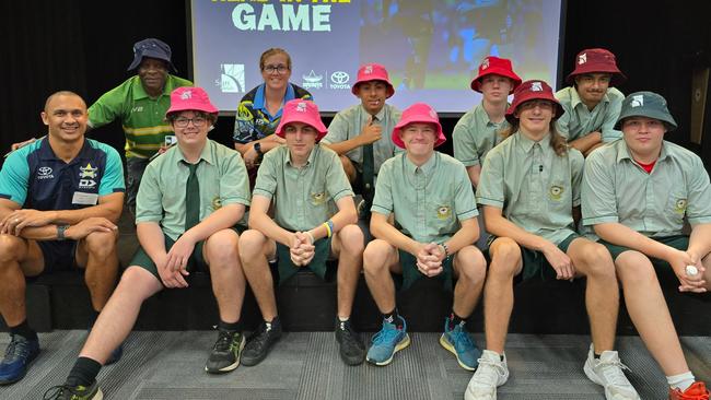 Ray Thompson with Thuringowa State High School year 10 students and school staff