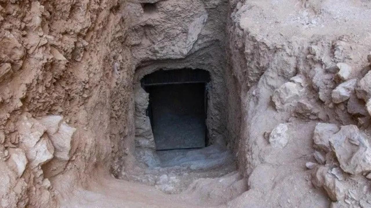 10m crawl in dark that led to unearthing pharaoh’s lost tomb