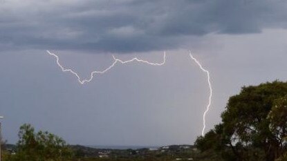 Lighning has been flashing across Melbourne as the storm moves through. Source:Twitter/JaneE@bodysurfer1964