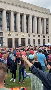 Thousands Gather for Christian Event in Nashville Despite Increase in COVID Cases