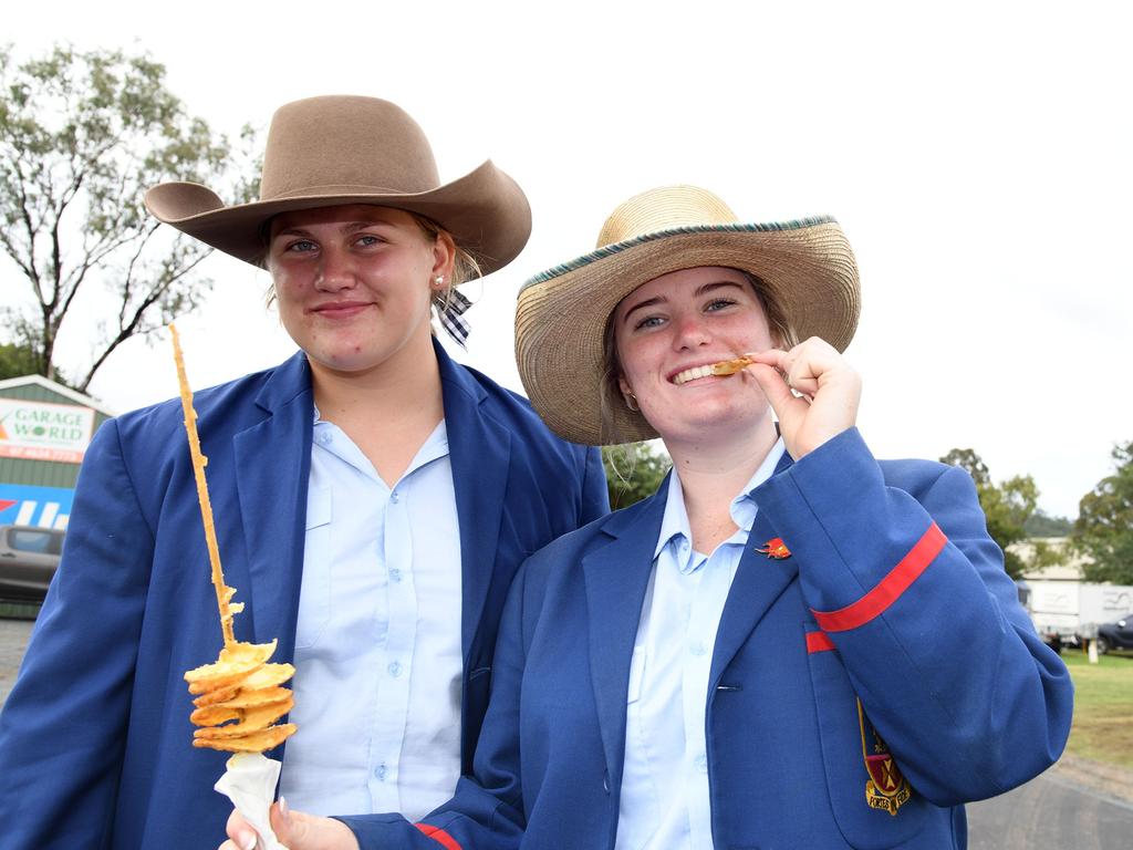 Abby Postle (left) and Caitlin Moran. Heritage Bank Toowoomba Royal Show. Saturday March 26, 2022