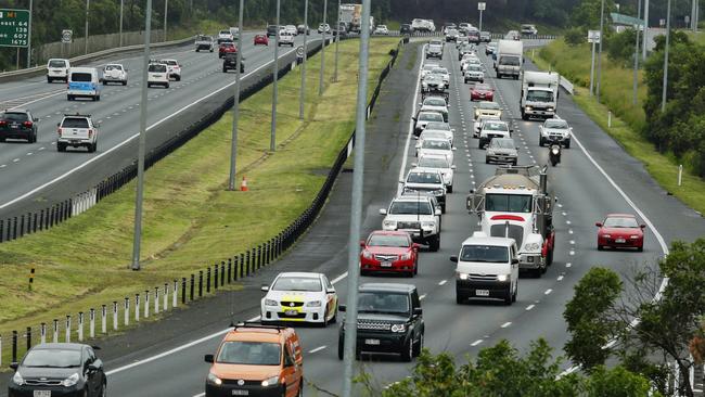 Queensland roads: Crashes causes highway delays for Bruce Highway and ...