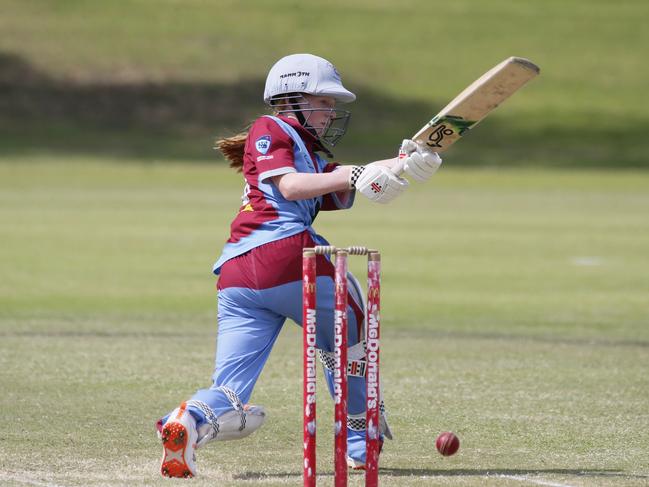 Libby Burgess swings to leg. Picture Warren Gannon Photography