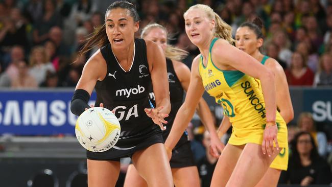 Maria Folau passes the ball in last Sunday’s Quad Series Test against Australia.