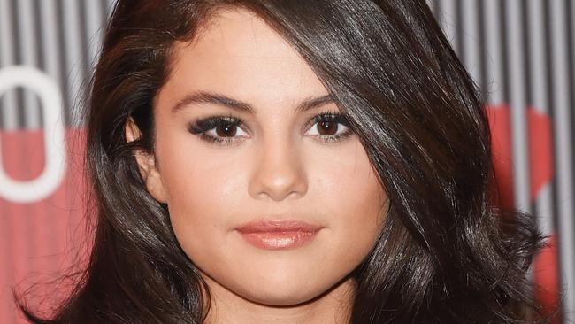 Selena Gomez strips for new album | Daily Telegraph