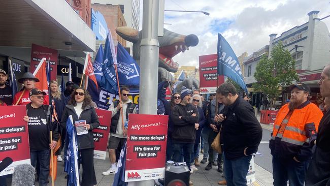 Qantas workers strike in Hobart, October 25, 2024. Picture: Eleanor De Jong