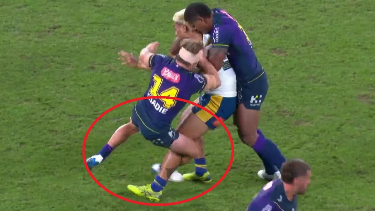 Harry Grant uses his legs to bring down Makatoa