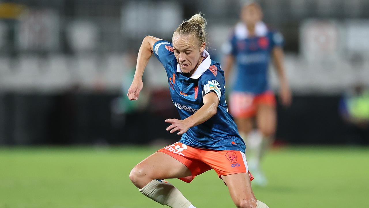 SYDNEY, AUSTRALIA – NOVEMBER 22: Tameka Yallop of the Roar in action during the round four A-League Women's match between Western Sydney Wanderers and Brisbane Roar at Netstrata Jubilee Stadium on November 22, 2024 in Sydney, Australia. (Photo by Brendon Thorne/Getty Images)