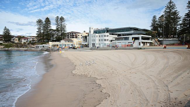 A body has been found in shallow water at Cronulla beach. Picture: File photo, NCA NewsWire / Adam Yip