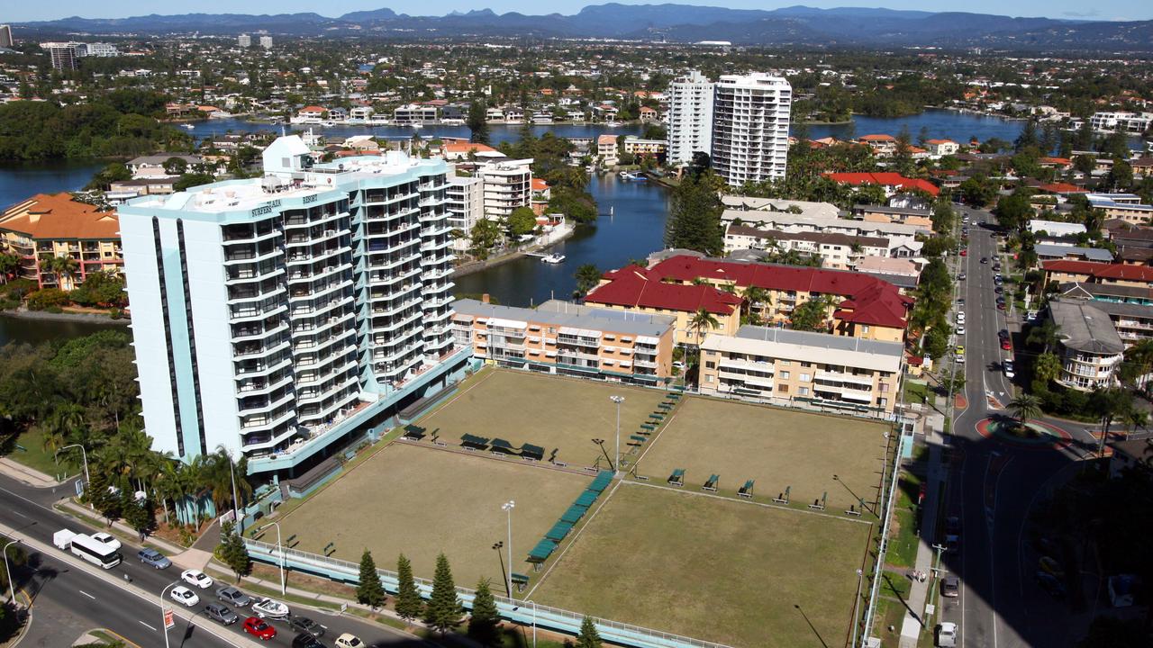 Members of the Surfers Paradise Bowls Club meet a the Surfers Plaza Resort, Surfers Paradise, to vote to close the club. Surfers Paradise Bowls Club.