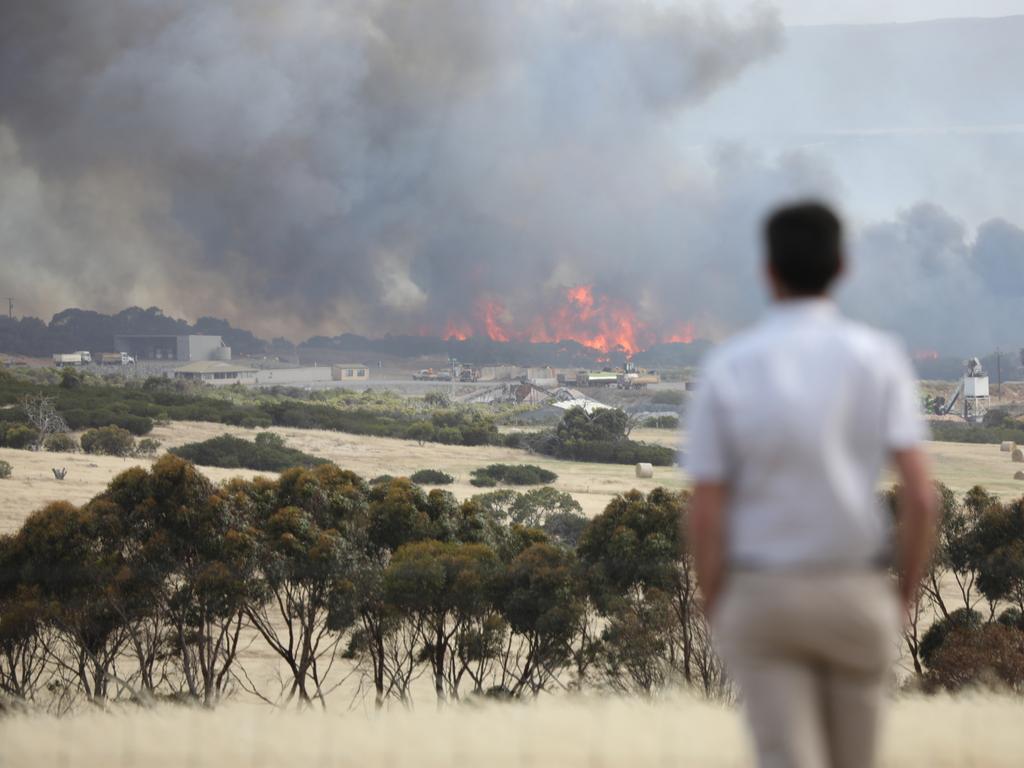 The Duck Ponds fire heads towards Port Lincoln. Picture: Robert Lang