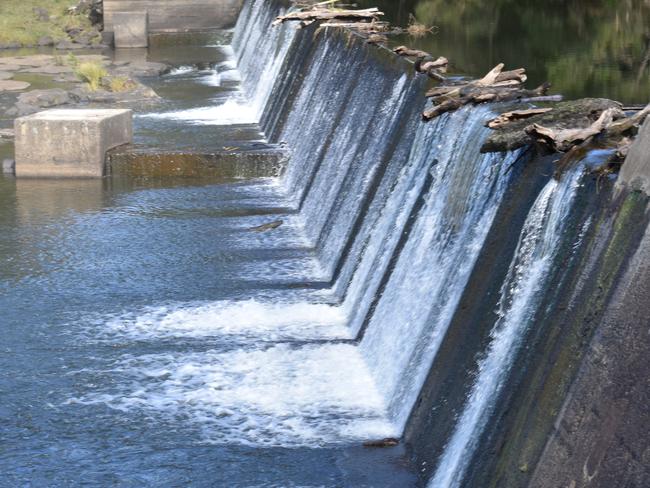 Jabour Weir on Richmond River at Casino.