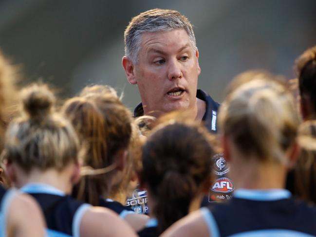 BALLARAT, AUSTRALIA - JANUARY 20: Damien Keeping, Senior Coach of the Blues addresses his players during the 2018 AFLW Practice match between the Western Bulldogs and the Carlton Blues at Mars Stadium, Ballarat on January 20, 2018 in Ballarat, Australia. (Photo by Adam Trafford/AFL Media/Getty Images)