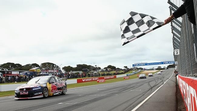 Jamie Whincup Wins Last Race At Phillip Island Takes 20 Point Lead To