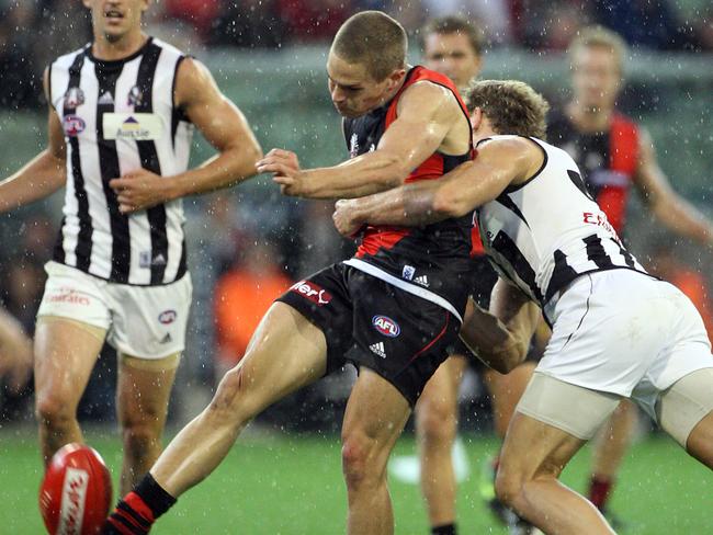 Another angle of David Zaharakis’ matchwinning moment in the 2009 Anzac Day game.