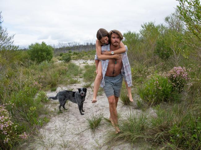 Georgie Jutland (Kelly Macdonald) and Lu Fox (Garrett Hedlund) in Dirt Music. Picture: David Dare Parker