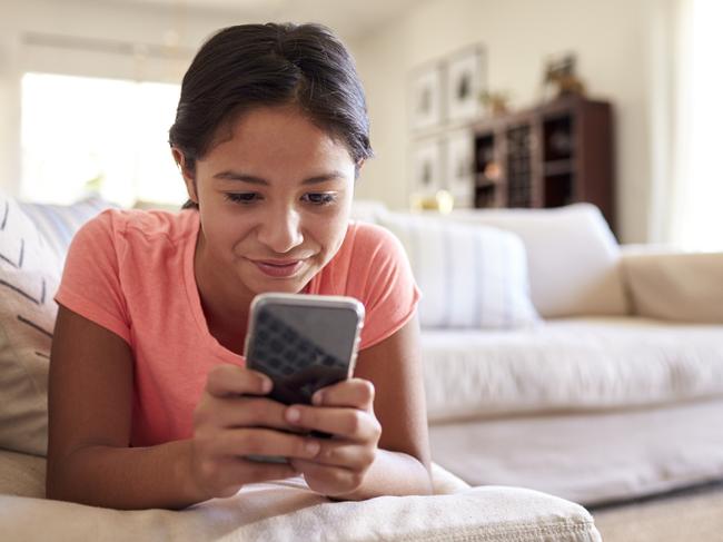 Australia is leading the world in setting a minimum age of 16 for creating a social media account. Picture: iStock